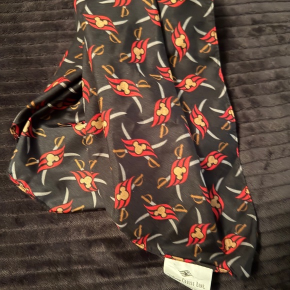 Disney Cruise Line Scarf - Picture 1 of 2